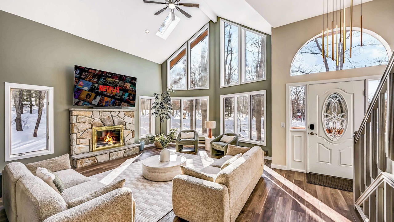 Photo of Livingroom in East Stroudsburg