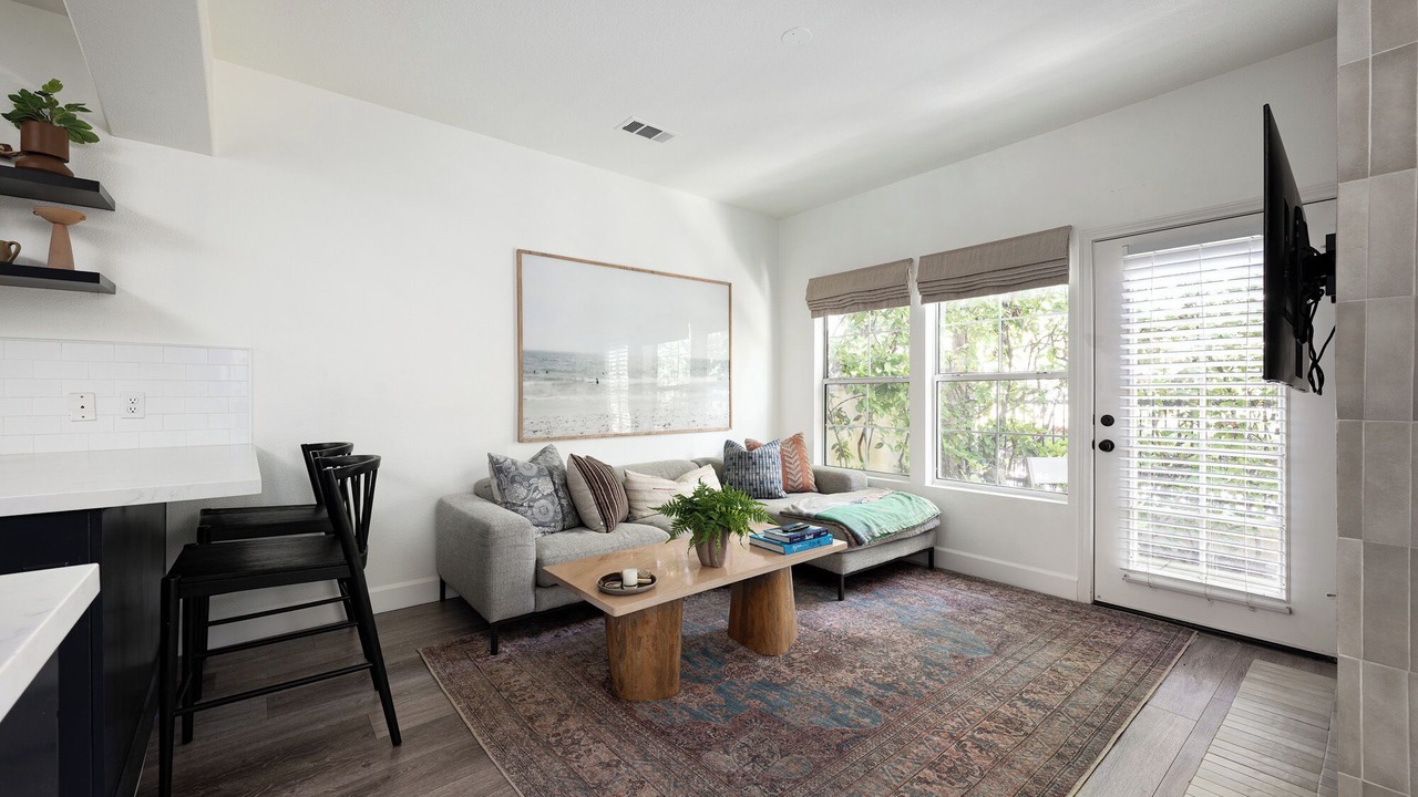 Photo of Livingroom in Newport Coast