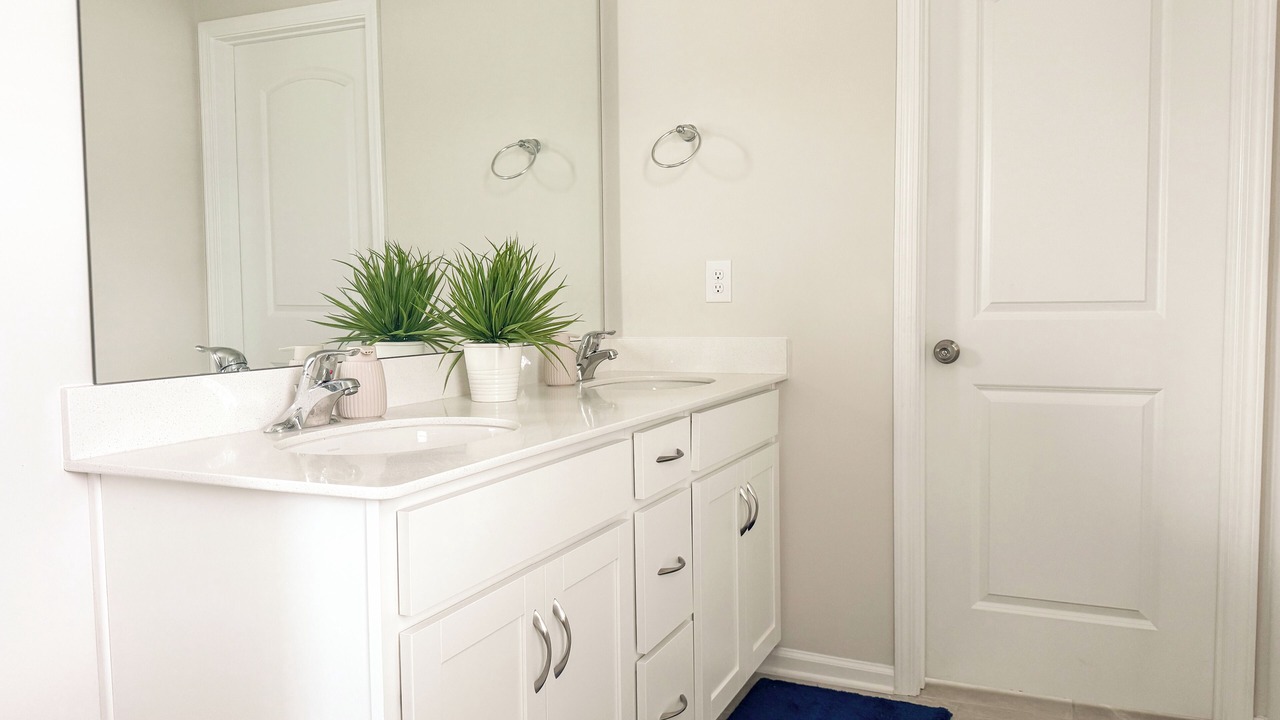 Photo of Bathroom in Davis Lake - Eastfield
