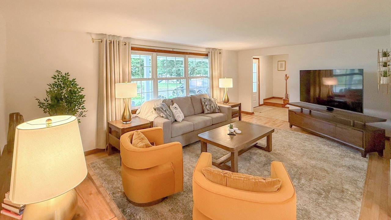 Photo of Livingroom in Ashwaubenon