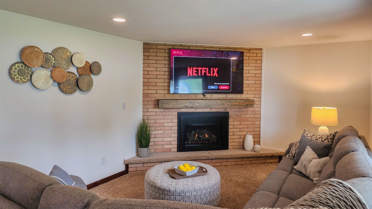 Photo of Livingroom in Ashwaubenon