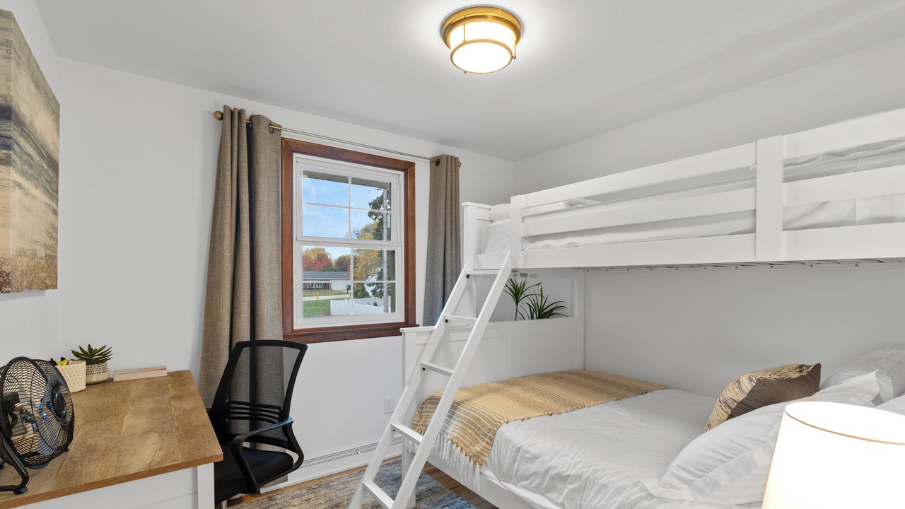 Photo of Bedroom in Ashwaubenon