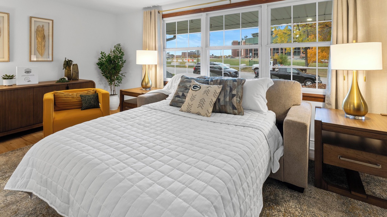 Photo of Bedroom in Ashwaubenon