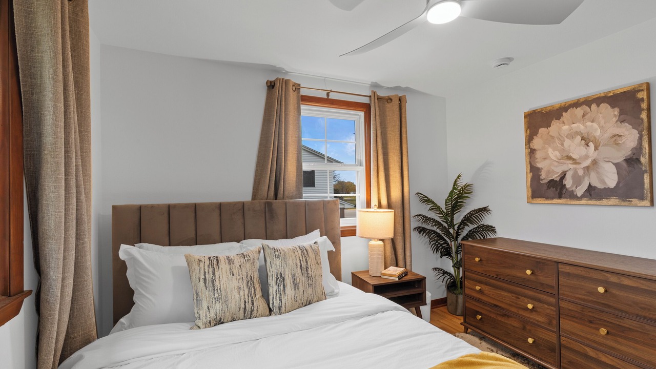 Photo of Bedroom in Ashwaubenon
