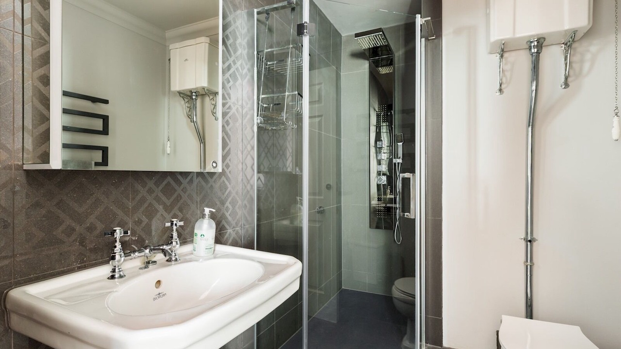 Photo of Bathroom in Leamington Spa