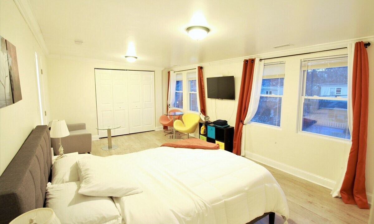 Photo of Bedroom in Mount Rainier