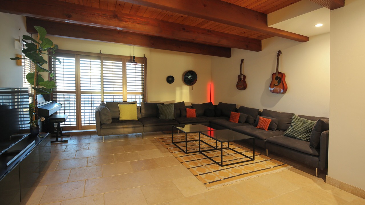 Photo of Livingroom in Silver Strand