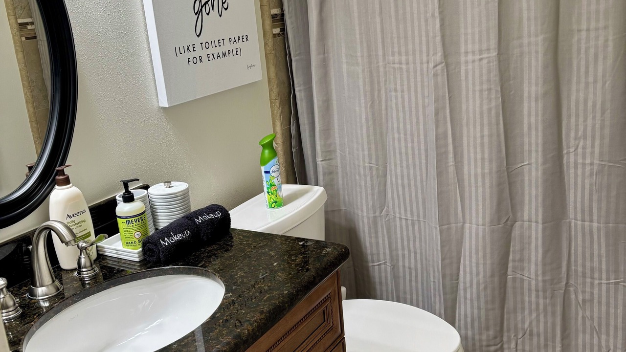 Photo of Bathroom in Thousand Oaks