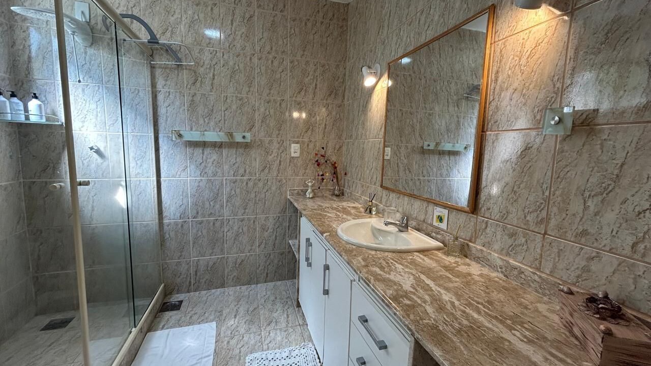 Photo of Bathroom in Marinas