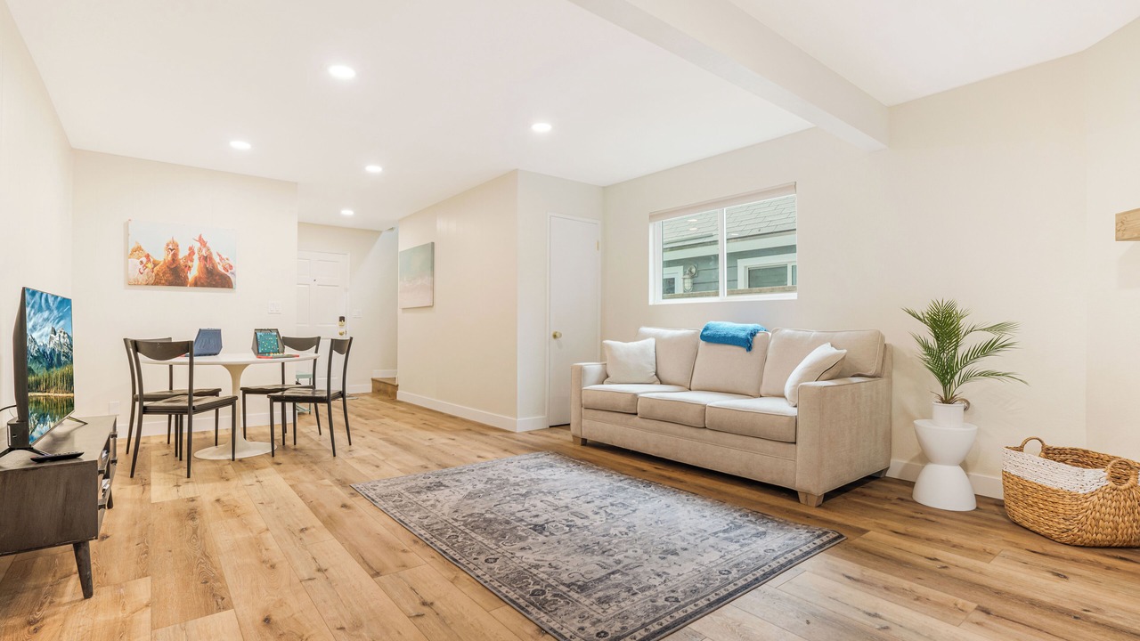 Photo of Livingroom in Silver Strand