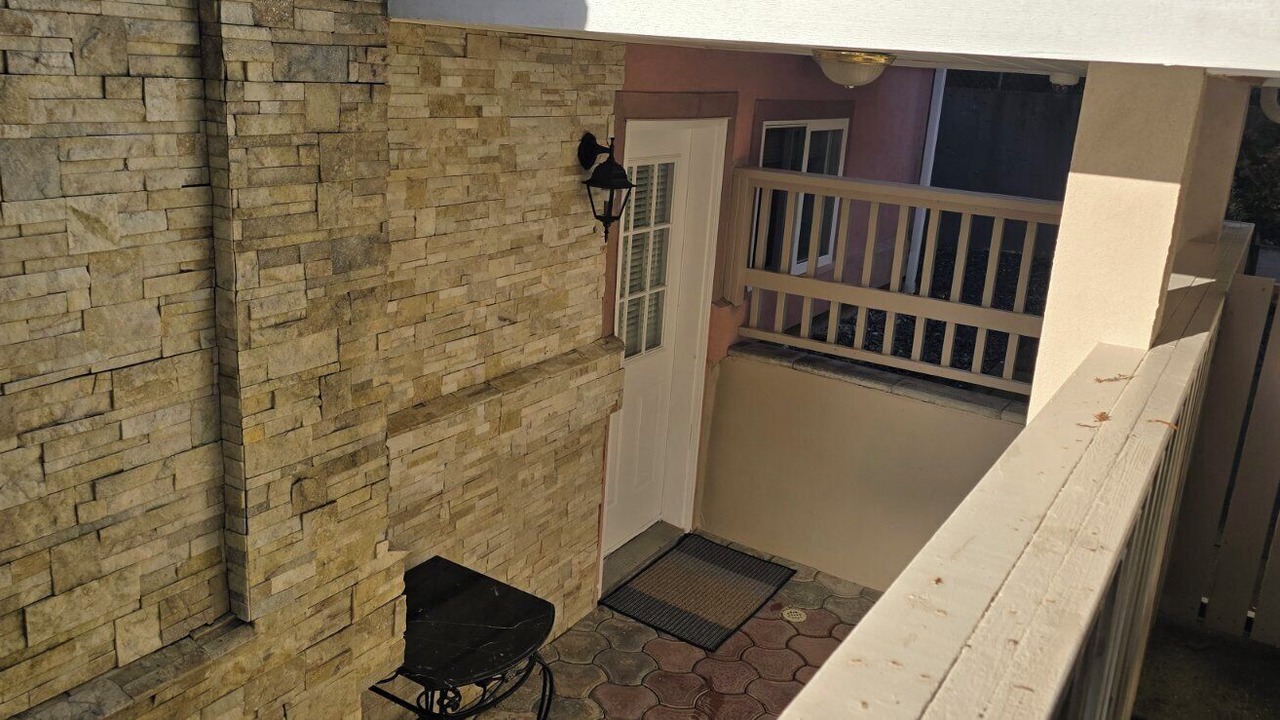 Photo of Patio Balcony in District of North Vancouver