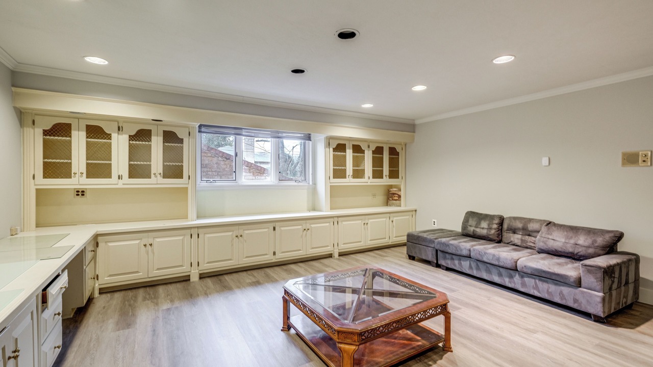 Photo of Livingroom in Bethesda