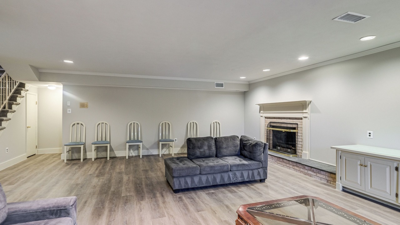 Photo of Livingroom in Bethesda