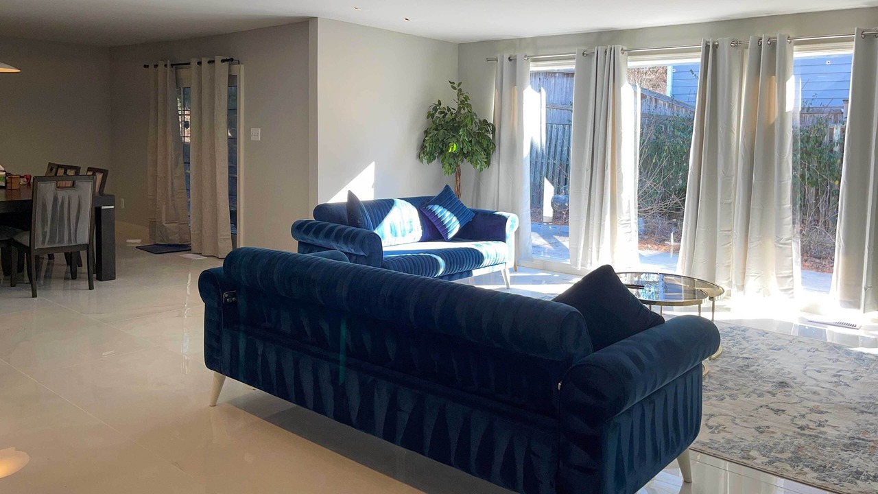 Photo of Livingroom in Bethesda