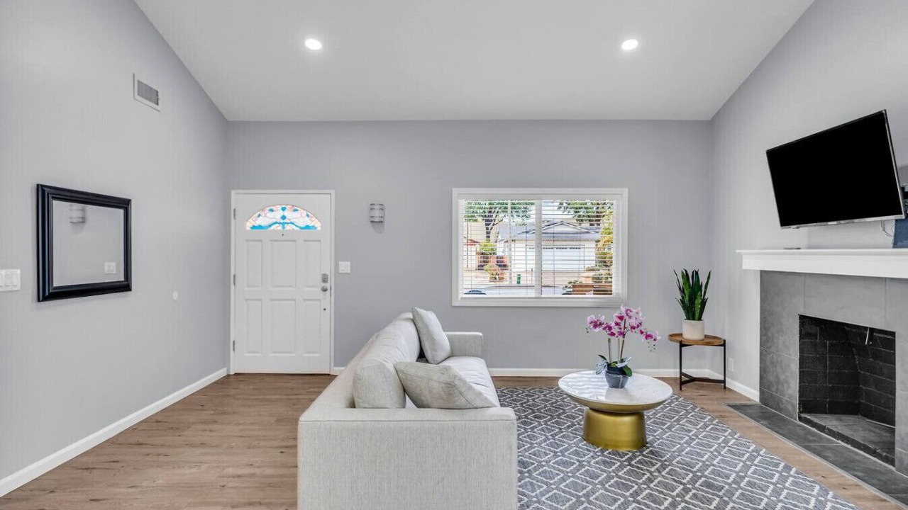 Photo of Bedroom in Santa Susana