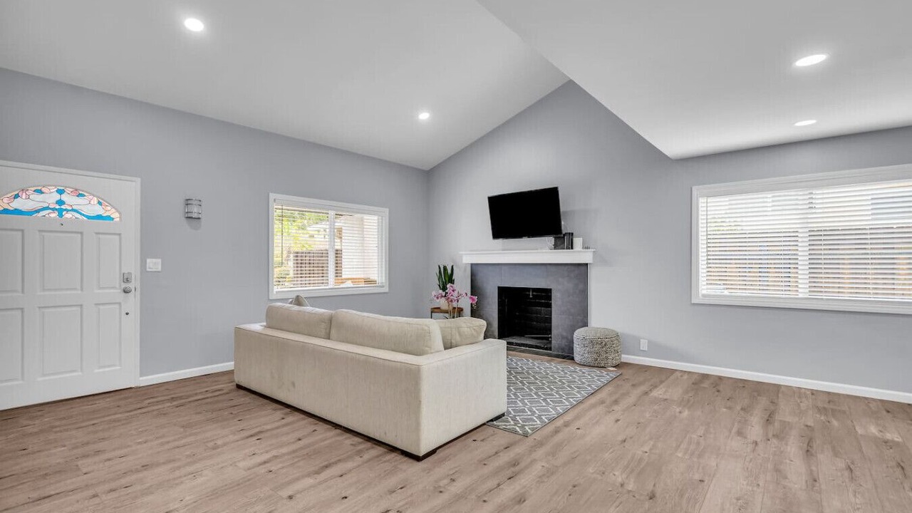 Photo of Bedroom in Santa Susana