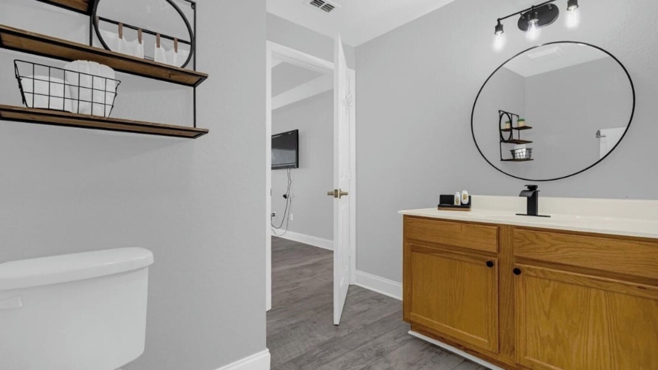 Photo of Bathroom in Venetian Bay Villages