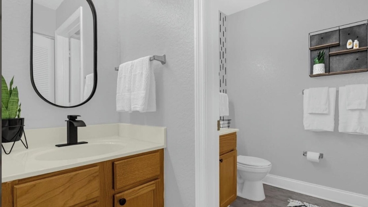 Photo of Bathroom in Venetian Bay Villages