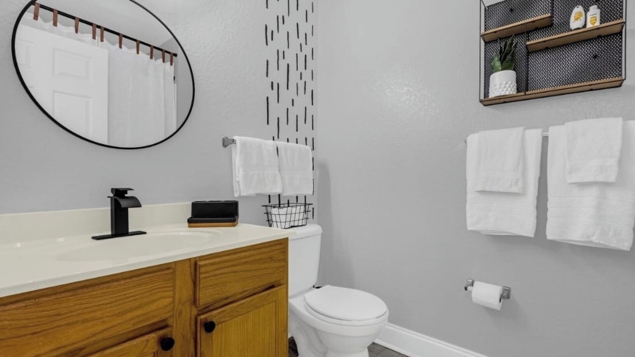 Photo of Bathroom in Venetian Bay Villages