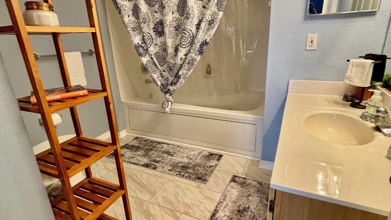Photo of Bathroom in Venetian Bay Villages