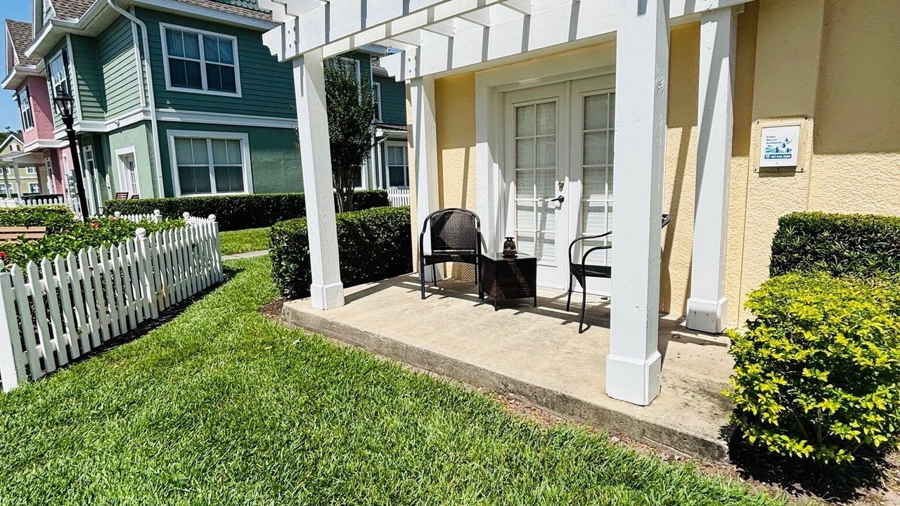 Photo of Patio Balcony in Venetian Bay Villages
