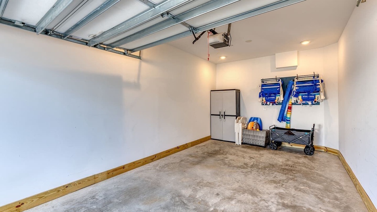 Photo of Bedroom in Corolla Light