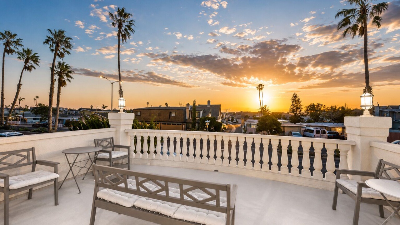 Photo of Patio Balcony in Pierpont Bay