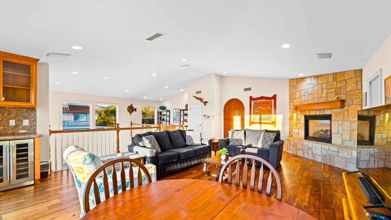 Photo of Livingroom in Pierpont Bay