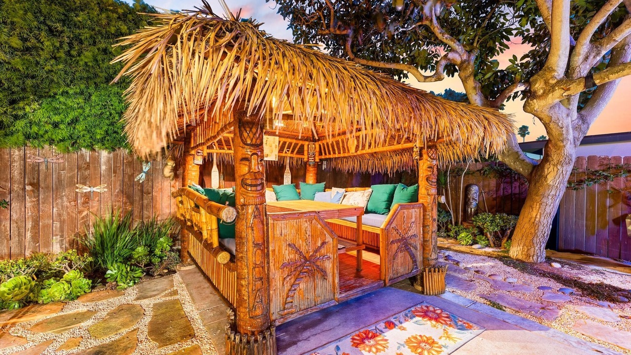 Photo of Patio Balcony in Pierpont Bay
