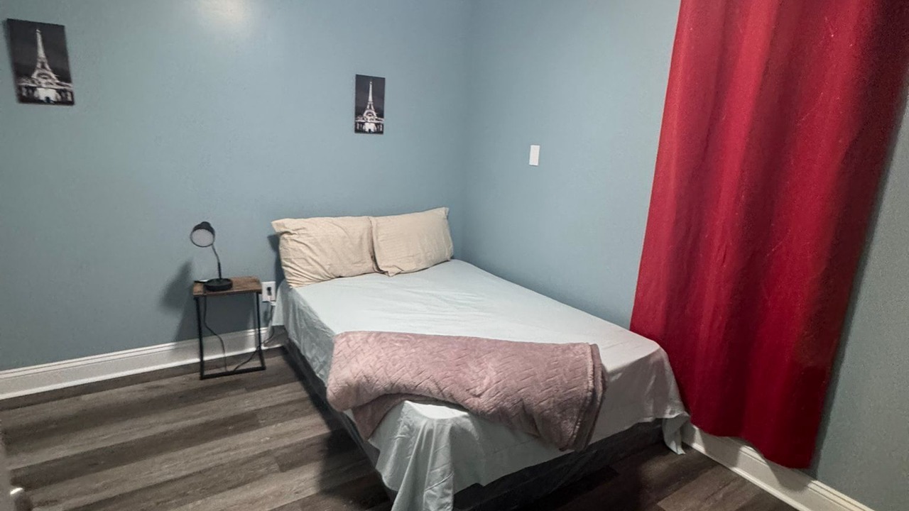 Photo of Bedroom in Suitland