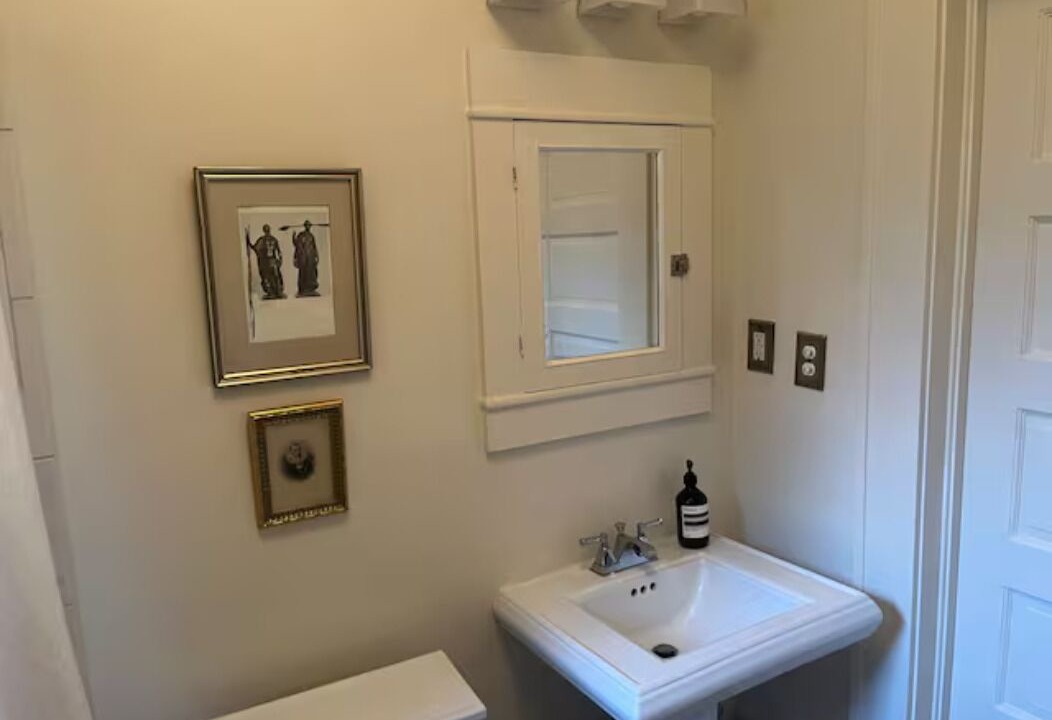 Photo of Bathroom in Plaza Midwood