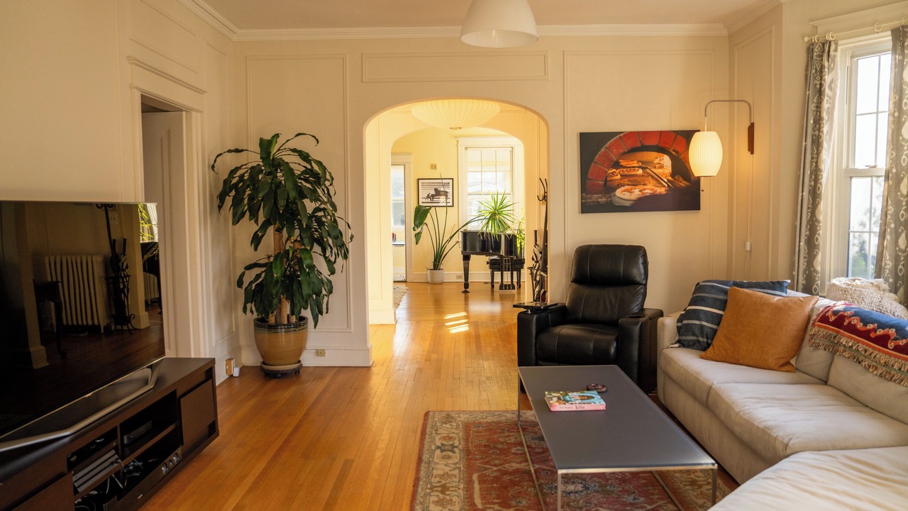 Photo of Bedroom in Crestwood