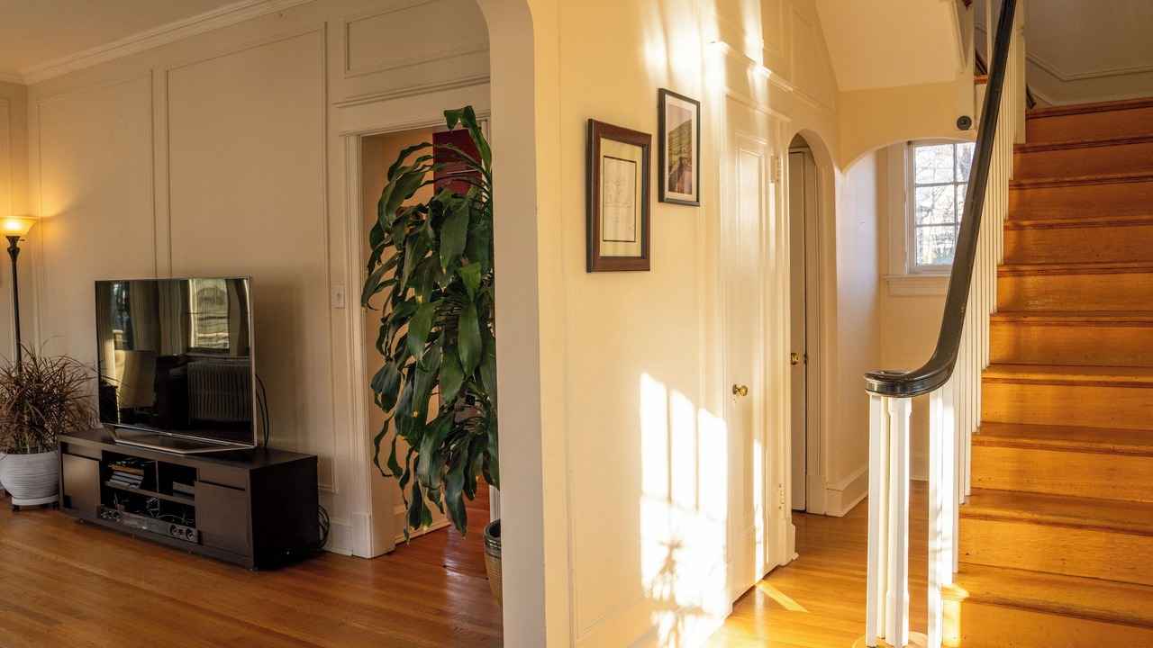 Photo of Bedroom in Crestwood