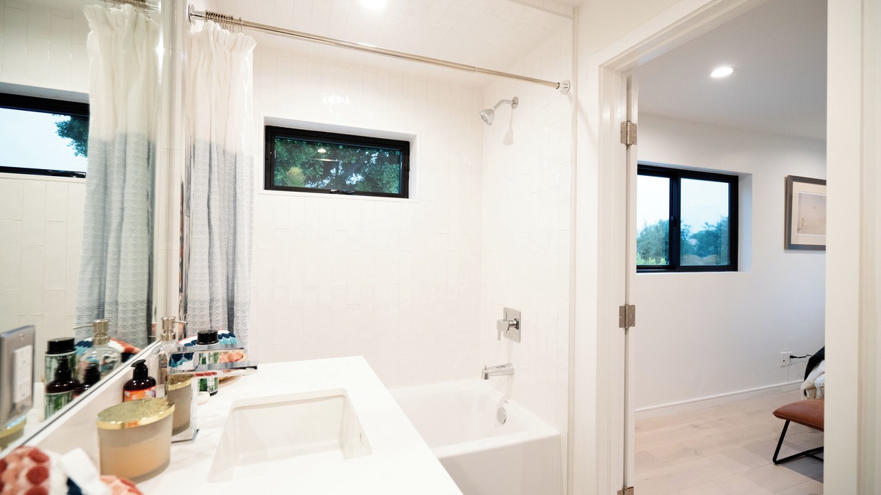 Photo of Bathroom in Thousand Oaks