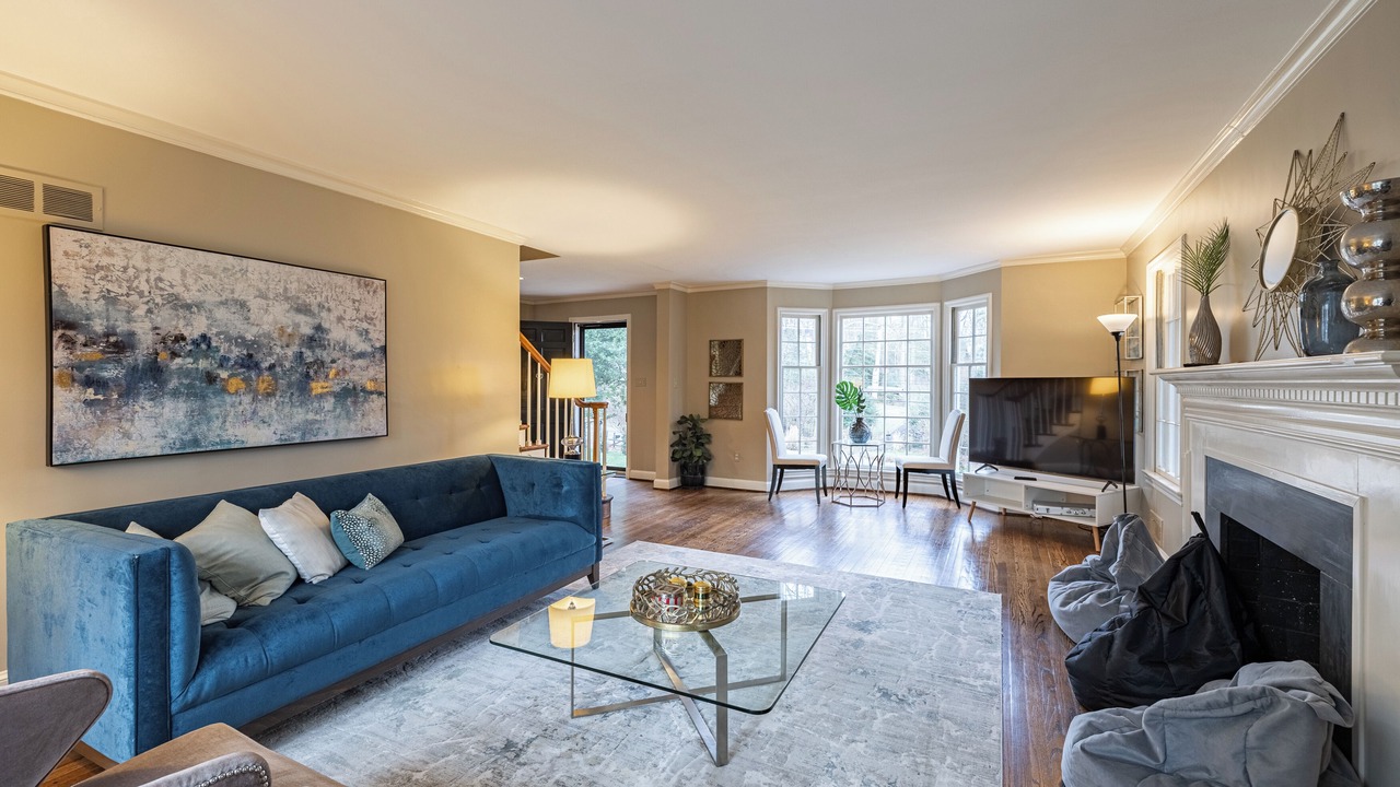 Photo of Livingroom in Bethesda