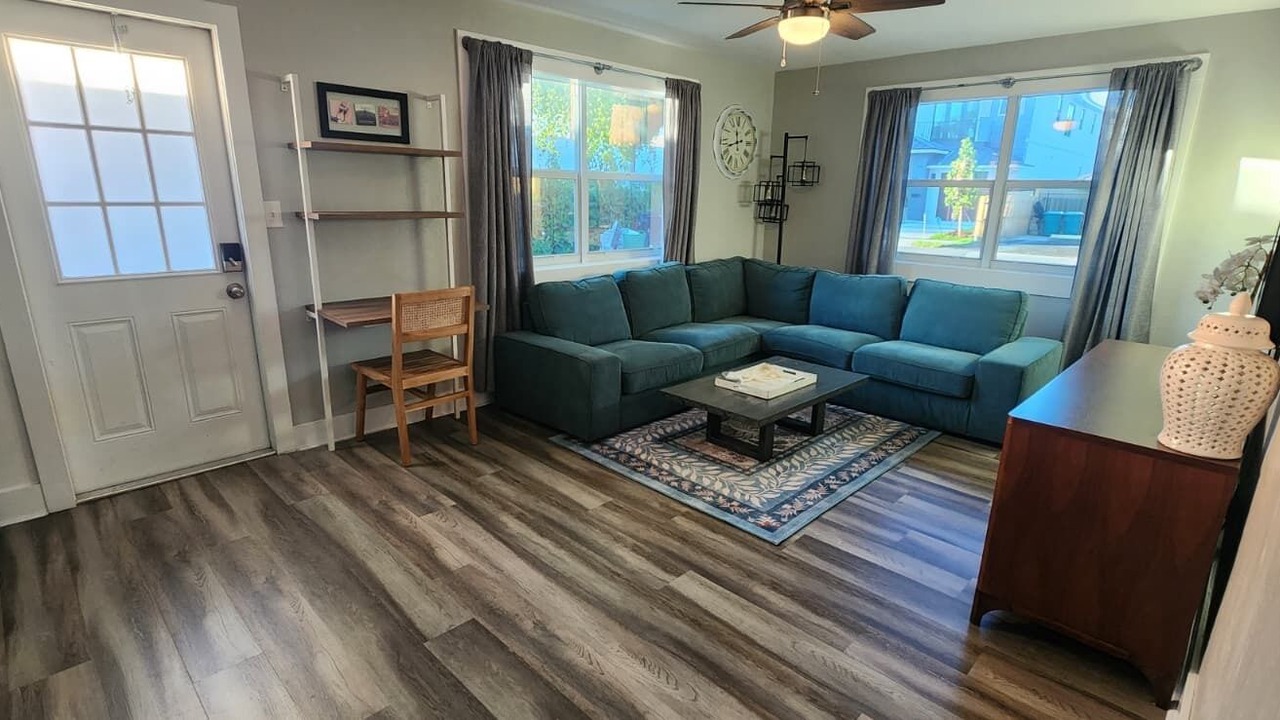Photo of Livingroom in Sailboat Bend