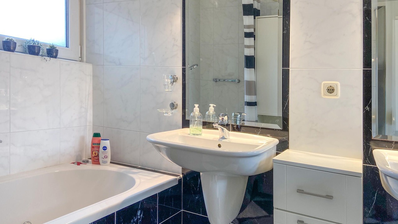 Photo of Bathroom in Opperdoes