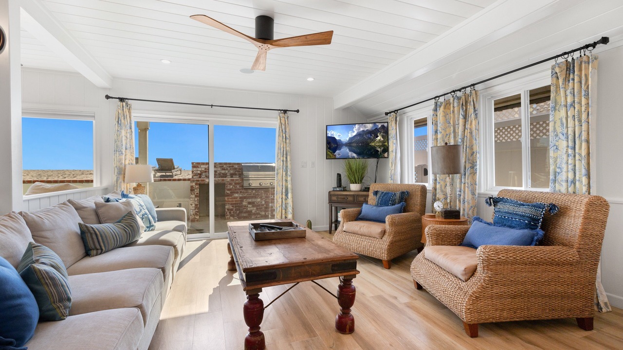 Photo of Livingroom in Silver Strand