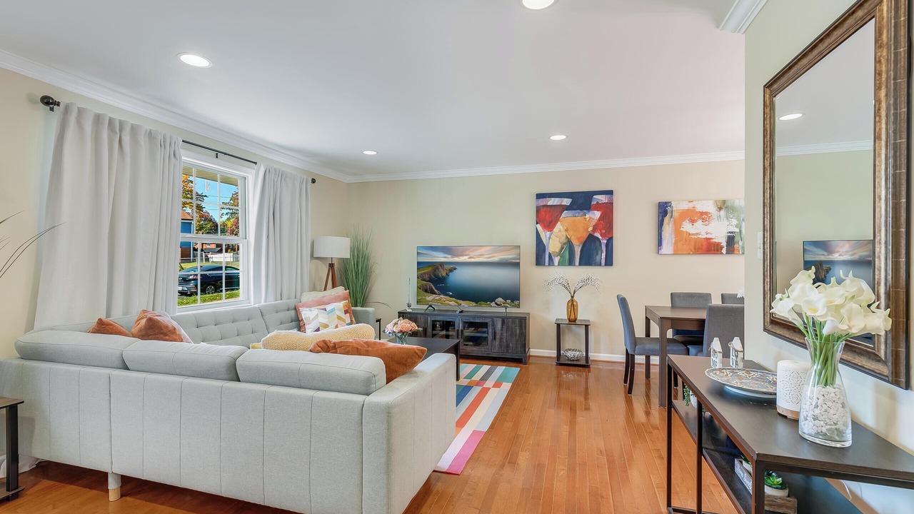 Photo of Livingroom in Lanham
