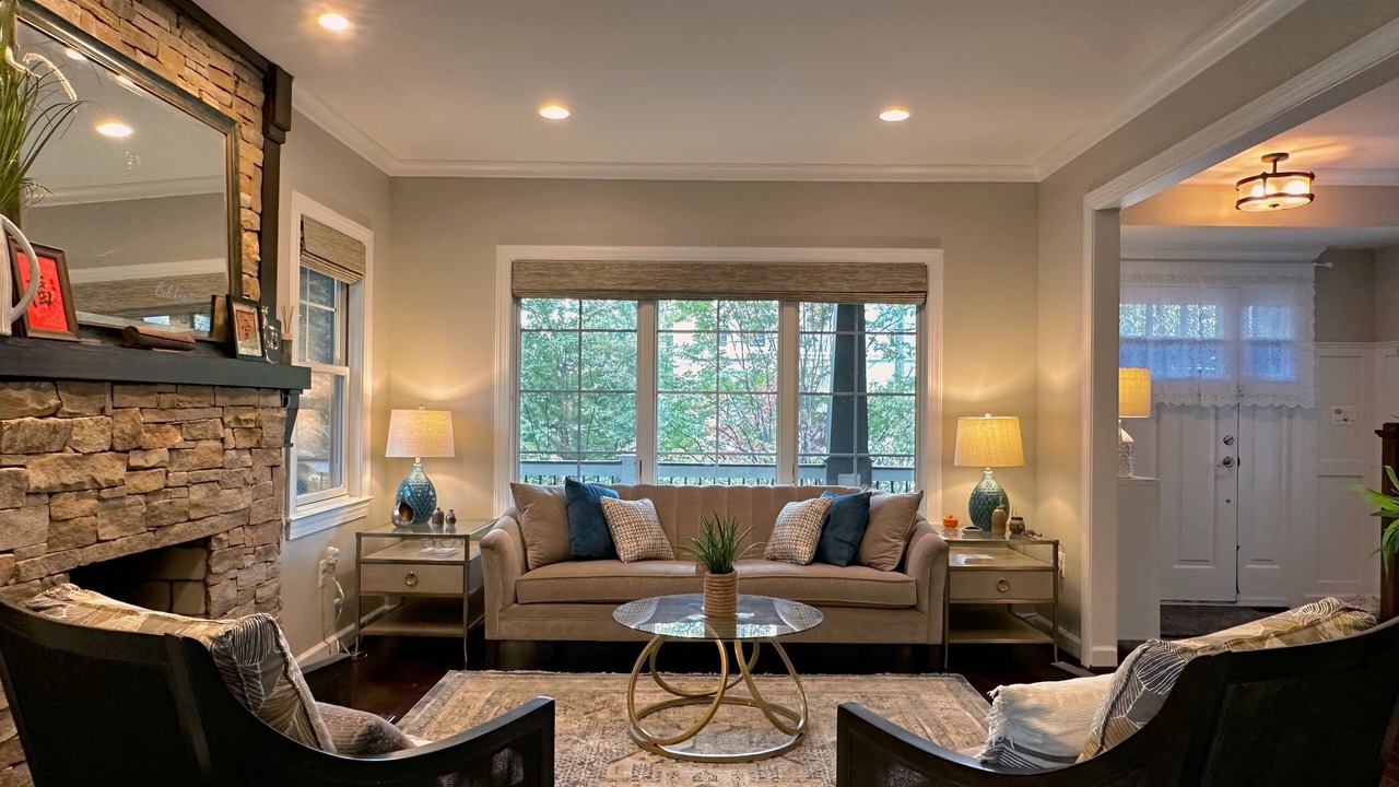Photo of Livingroom in North Cleveland Park