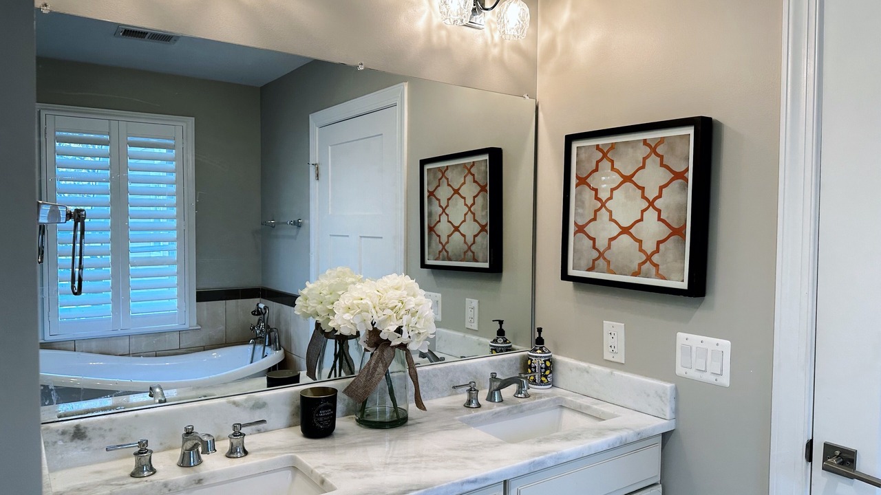 Photo of Bathroom in North Cleveland Park