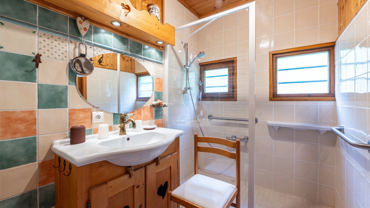 Photo of Bathroom in Saint-Nicolas-la-Chapelle