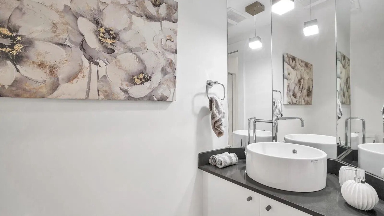 Photo of Bathroom in Coal Harbour