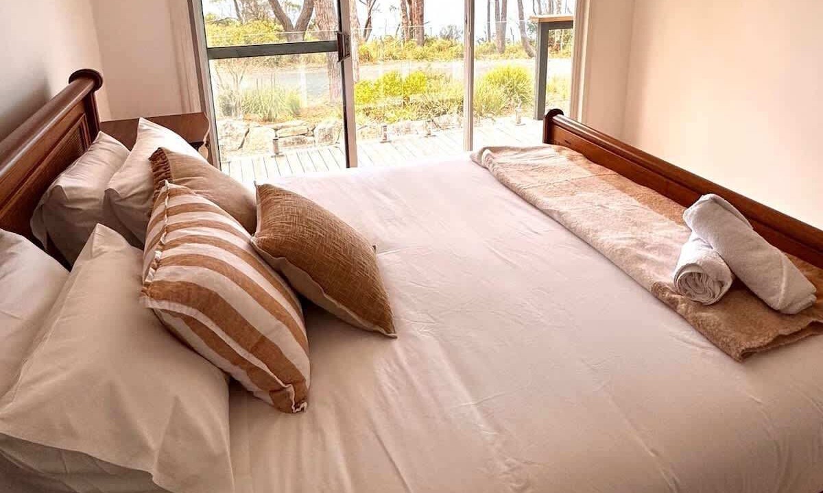 Photo of Bedroom in Depot Beach