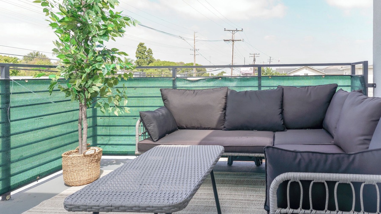 Photo of Patio Balcony in Midway City