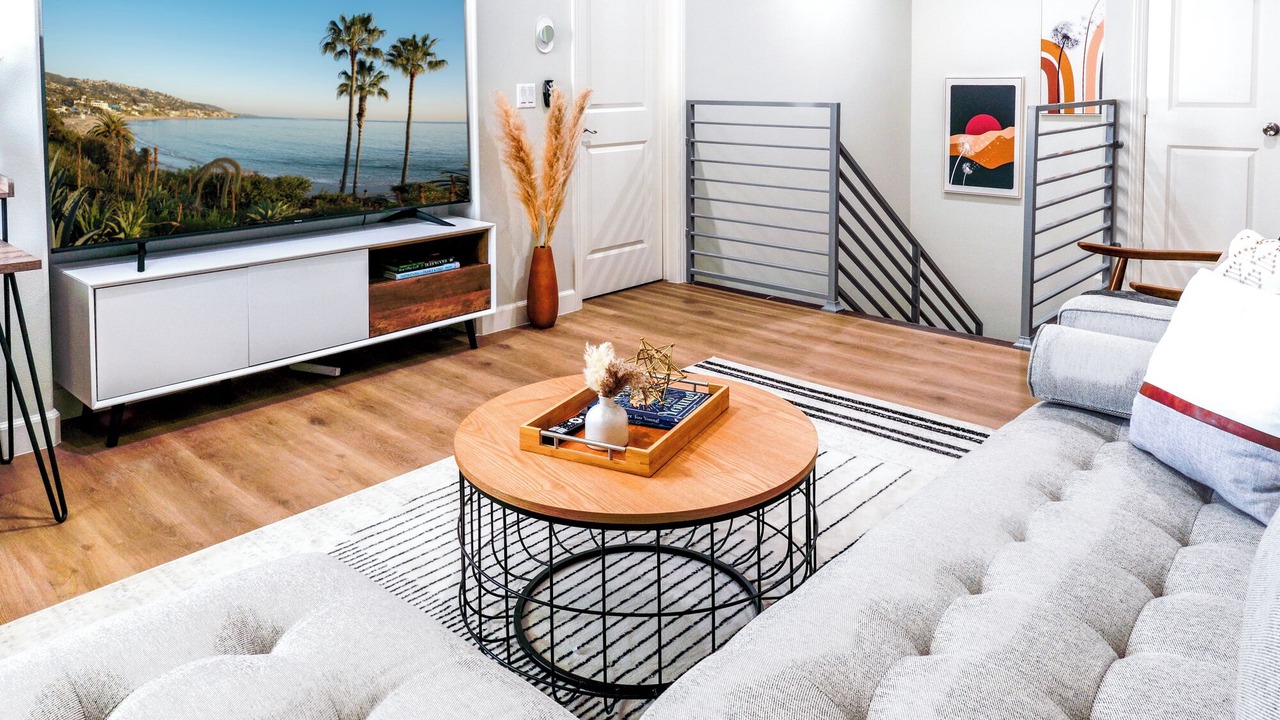 Photo of Livingroom in Midway City