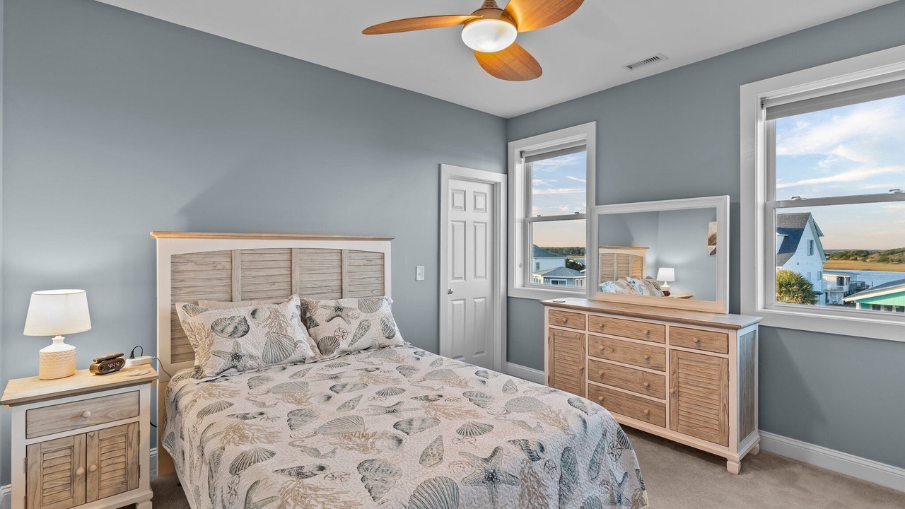 Photo of Bedroom in Oak Island
