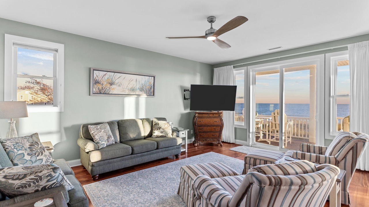 Photo of Livingroom in Oak Island