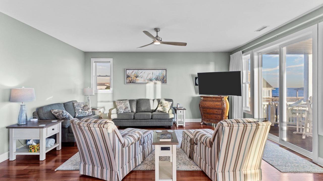 Photo of Livingroom in Oak Island