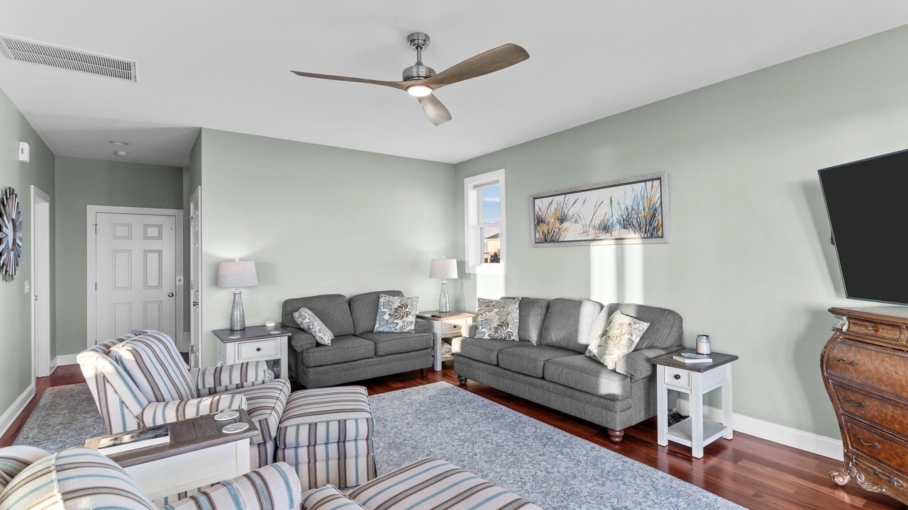 Photo of Livingroom in Oak Island